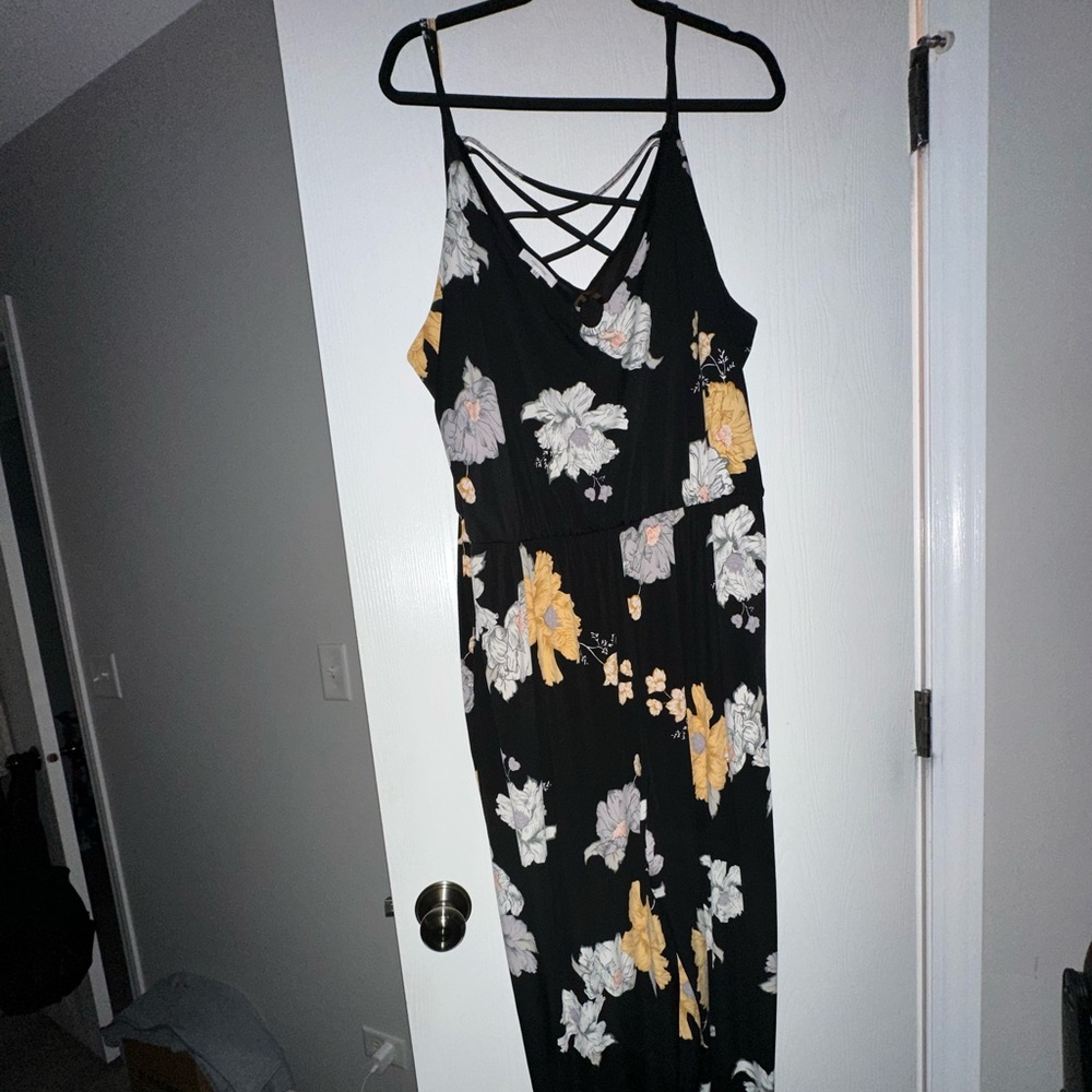 COPY - Plus size black Floral jumpsuit from Maurice’s. Size 1